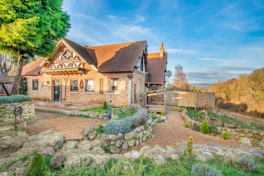 Bramley Cottage with landscaped garden and countryside views